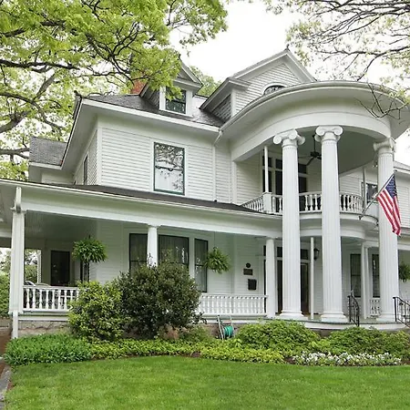 Double Oaks Bed & Breakfast